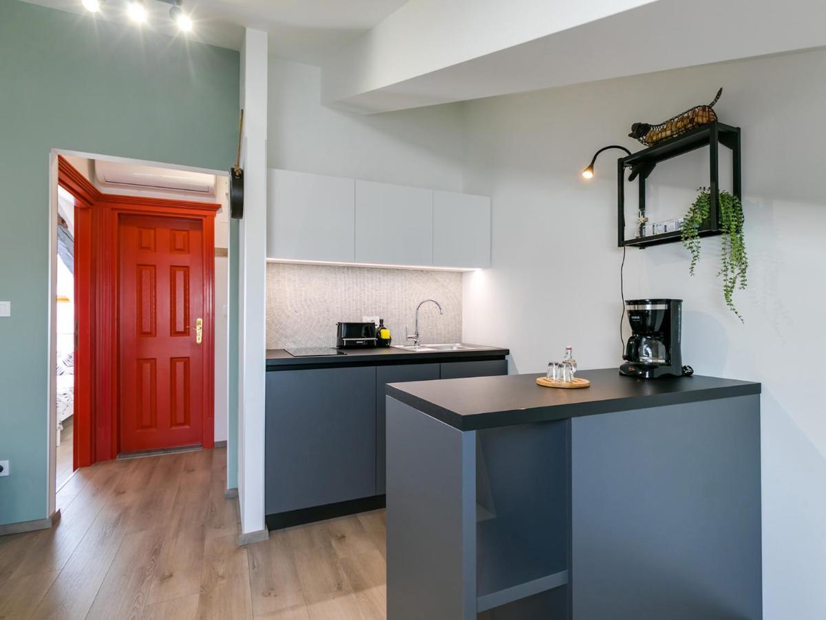 Fantattic Apartment City Center Пореч Екстериор снимка