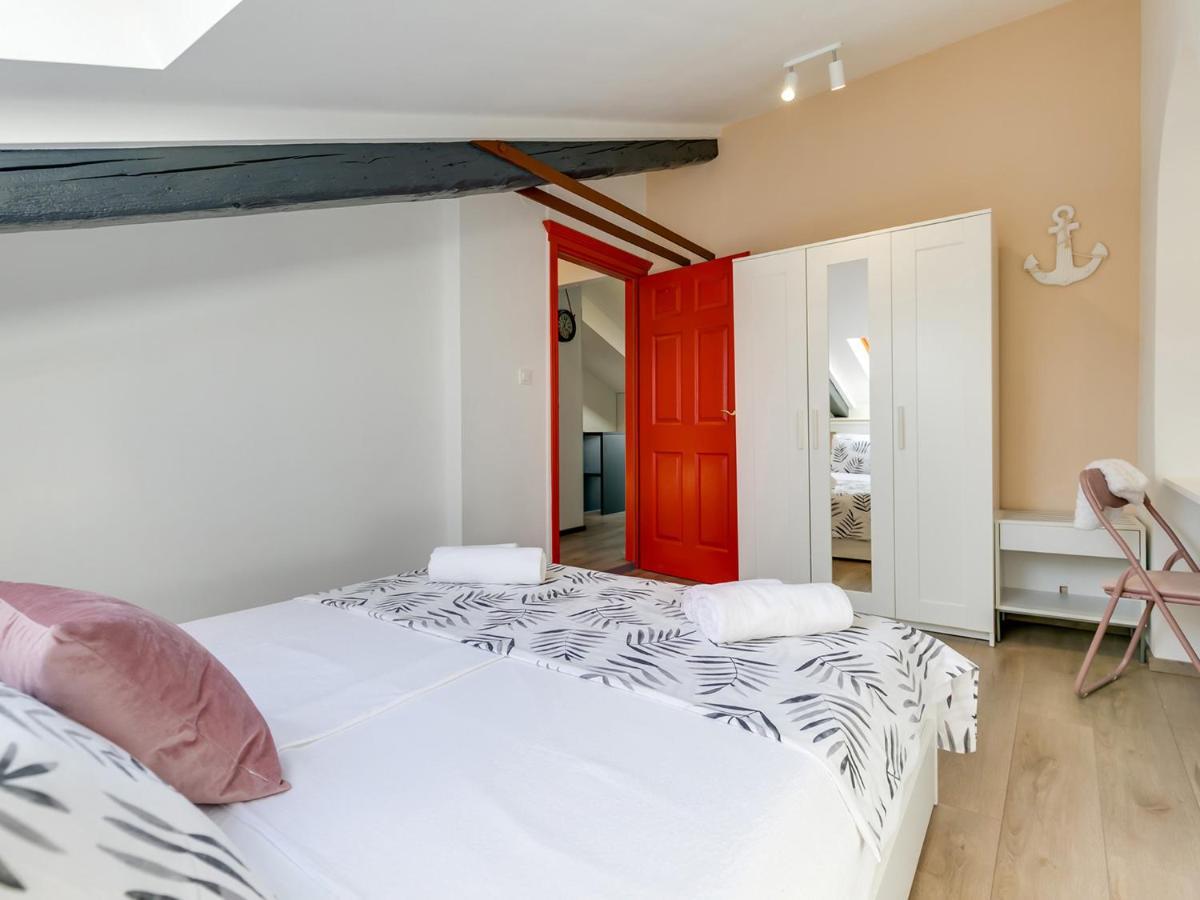Fantattic Apartment City Center Пореч Екстериор снимка